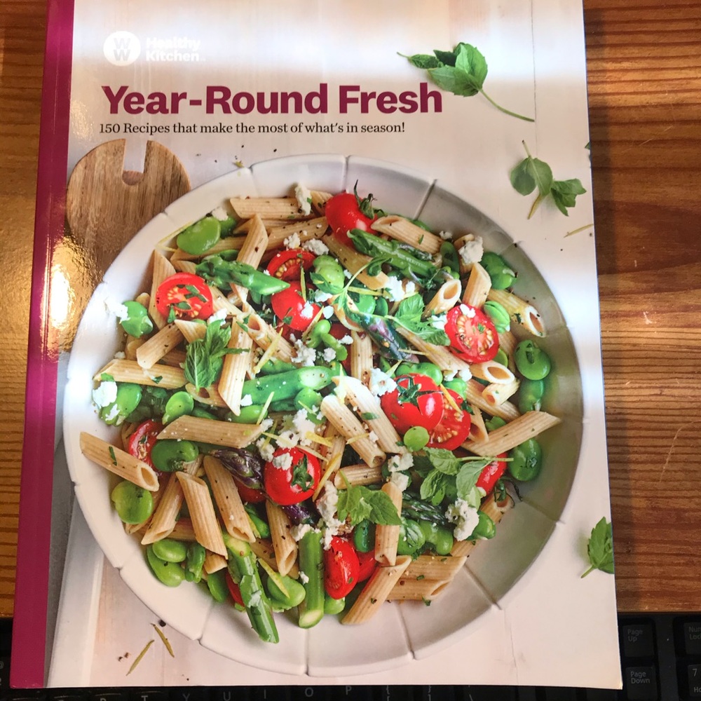 WW "Year-Round Fresh" Cookbook VGUC